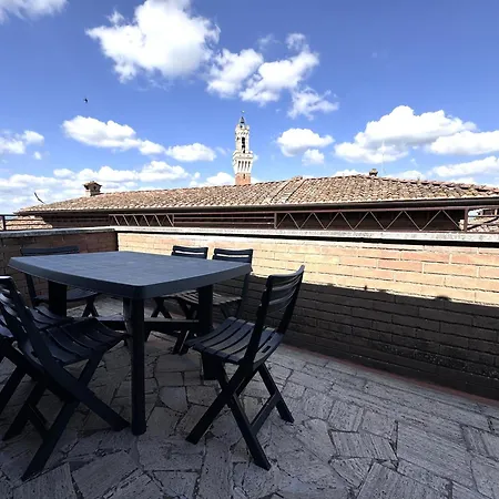 Via Del Poggio With A Big Terrace 锡耶纳